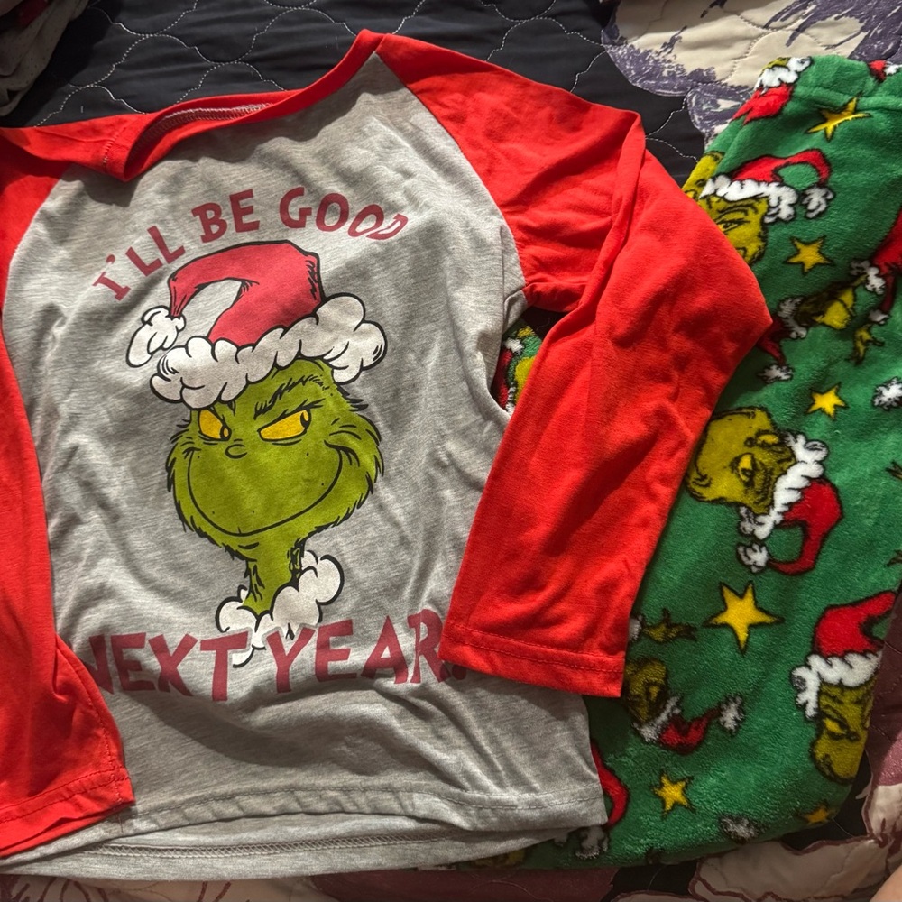 Dr. Seuss Grinch Pajama Set - Red and Green